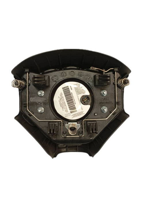 نمای پشت ایربگ راننده پژو ۲۰۶ سمت چپ مدل ایمن همراه با مکانیزم باز شدن و جزئیات برچسبهای اصالت قطعه و شماره فنی، مناسب نمایش کیفیت و اصالت قطعه پیش از نصب.