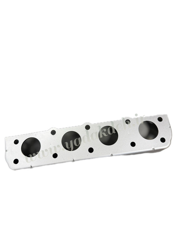 واشر منیفولد دود هایما S7-1800 توربو، نمای نزدیک از سطح پشتی قطعه با ۴ حفره گرد