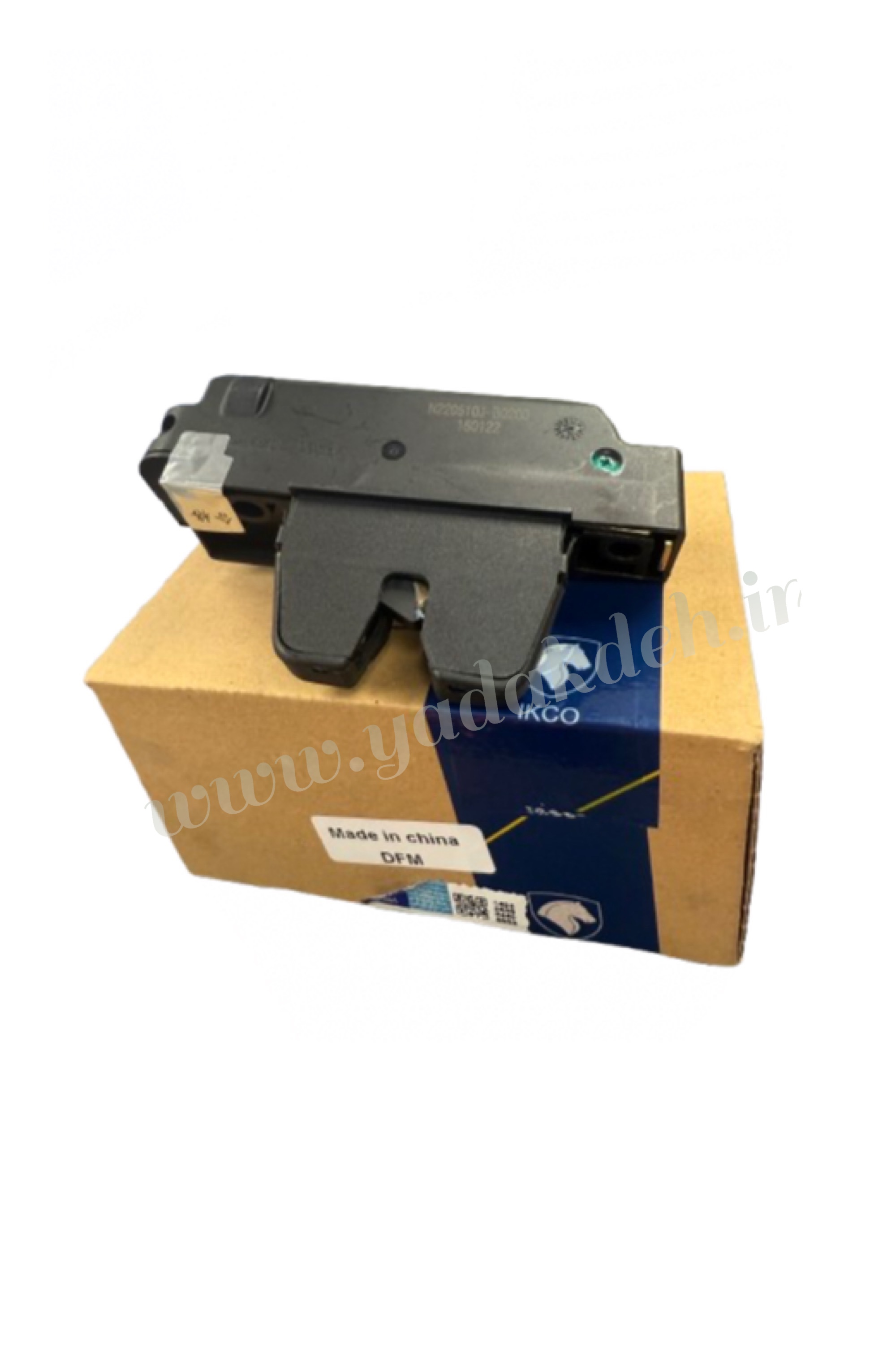 قفل صندوق عقب اچ‌سی کراس اصلی ایساکو روی جعبه ایساکو برای خودروی اچ سی کراس H30-CROSS