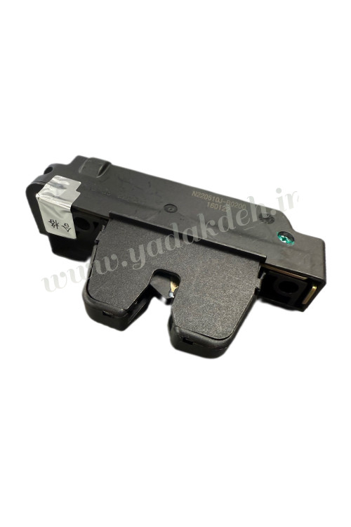 نمای زاویهدار از قفل درب اتاق بار H30 Cross ایساکو و برچسب کنترل کیفیت