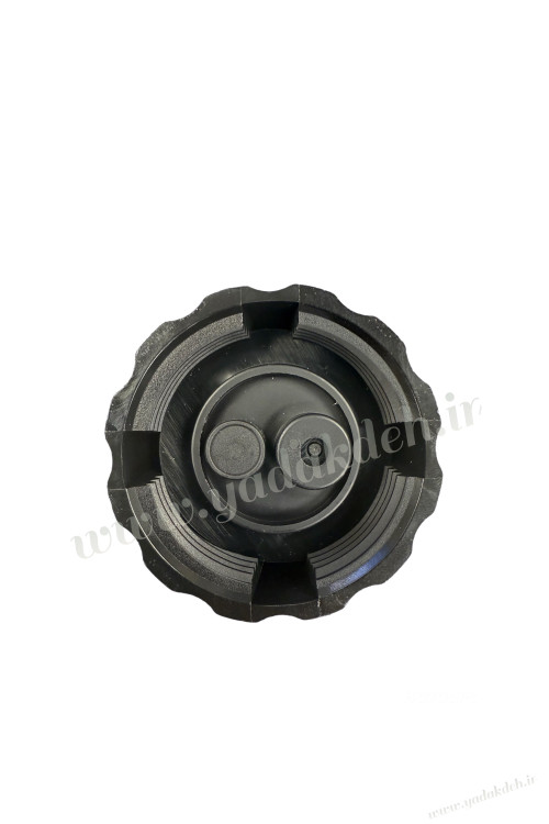 نمای داخلی درب منبع انبساط اچ سی کراس و مکانیزم سوپاپ تنظیم فشار و خلا